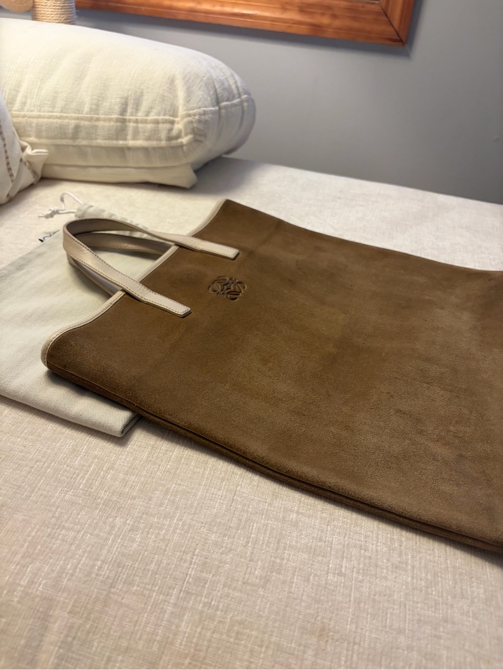 authentic stunning LOEWE Suede Tote Bag – Dust Bag Included - Picture 10 of 11